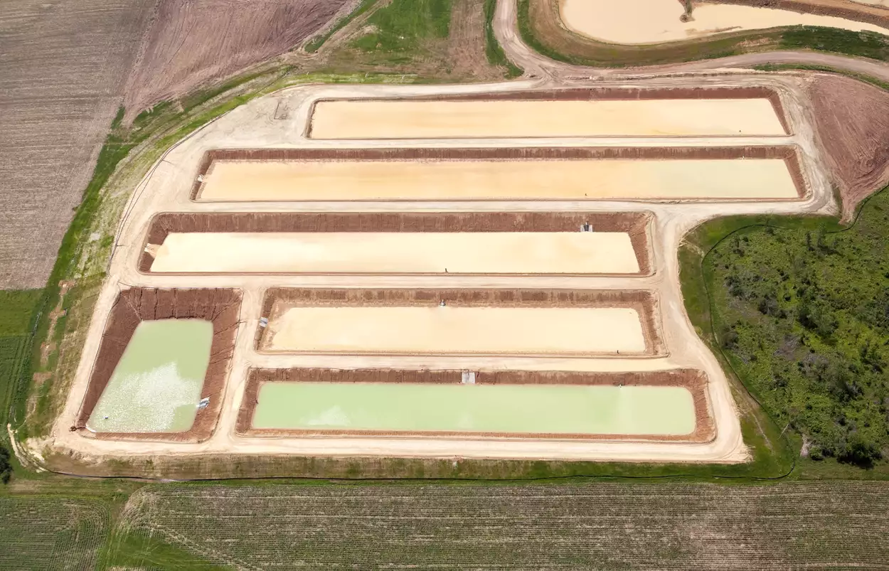Водоемы для промывки песка гидроразрыва на руднике Висконсин