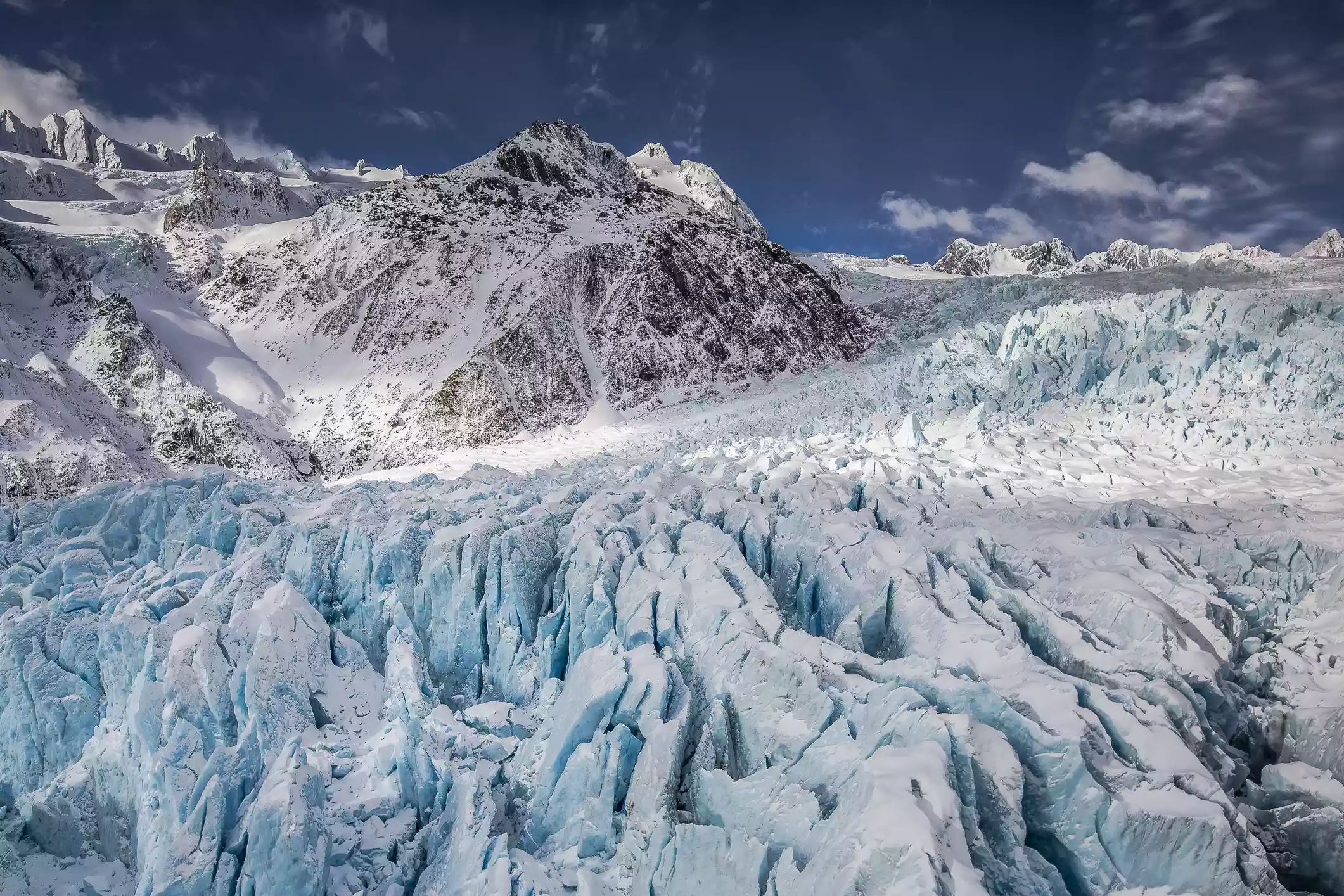 Вид с воздуха на ледник Франца-Иосифа