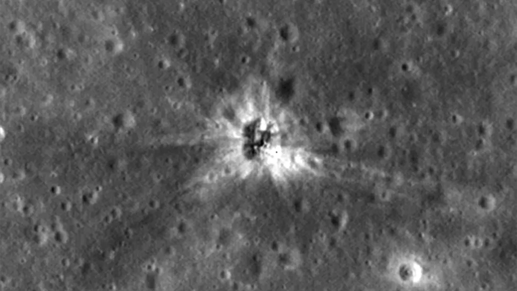 Лунный разведывательный орбитальный аппарат НАСА обнаружил место падения ракеты-носителя «Аполлон-16»