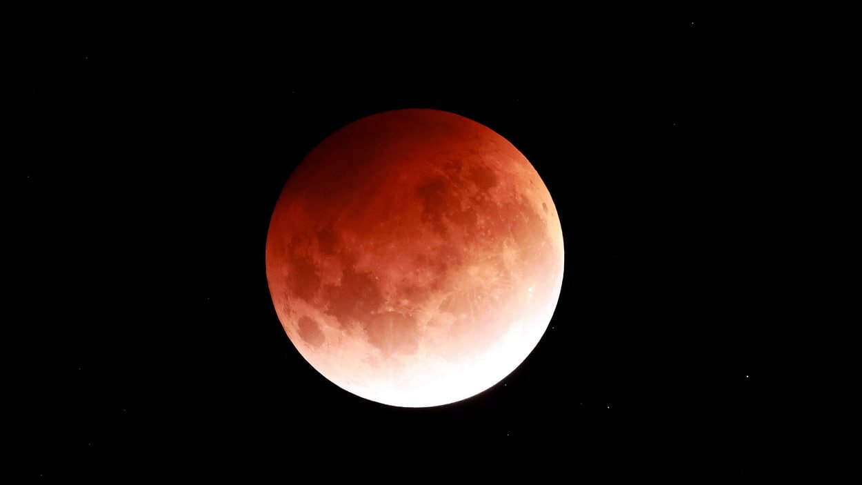 Лунное затмение 26 мая 2021 года в Окленде, Новая Зеландия