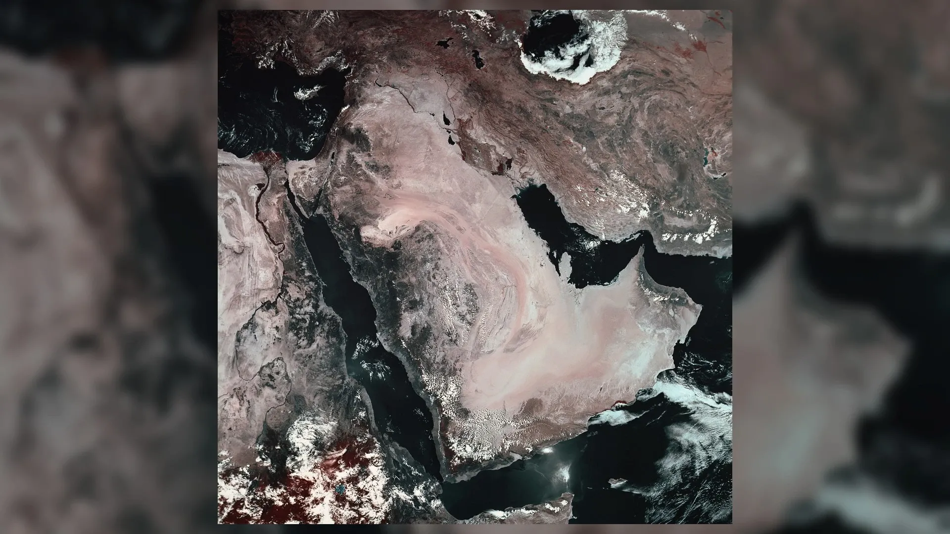 Это спутниковый вид Ближнего Востока с Саудовской Аравией в центре