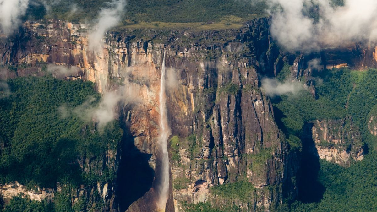 Аэрофотоснимок водопада Анхель в Венесуэле